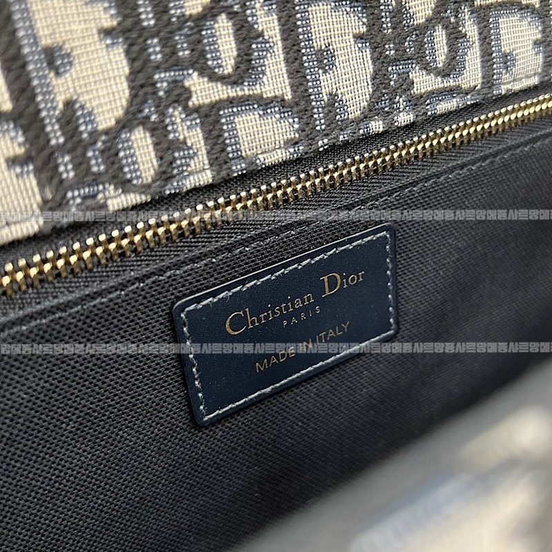 디올30몽테인박스백미디움  20260324-140856-008루.jpg