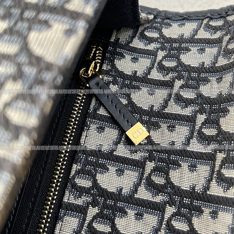 디올30몽테인박스백미디움  20260324-140857-014루.jpg