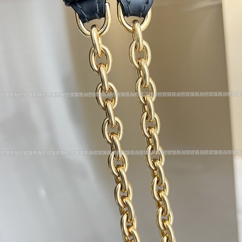 디올30몽테인박스백미디움  20260324-140857-016루.jpg