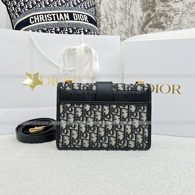 디올30몽테인박스백스몰  20260324-142336-001루.jpg