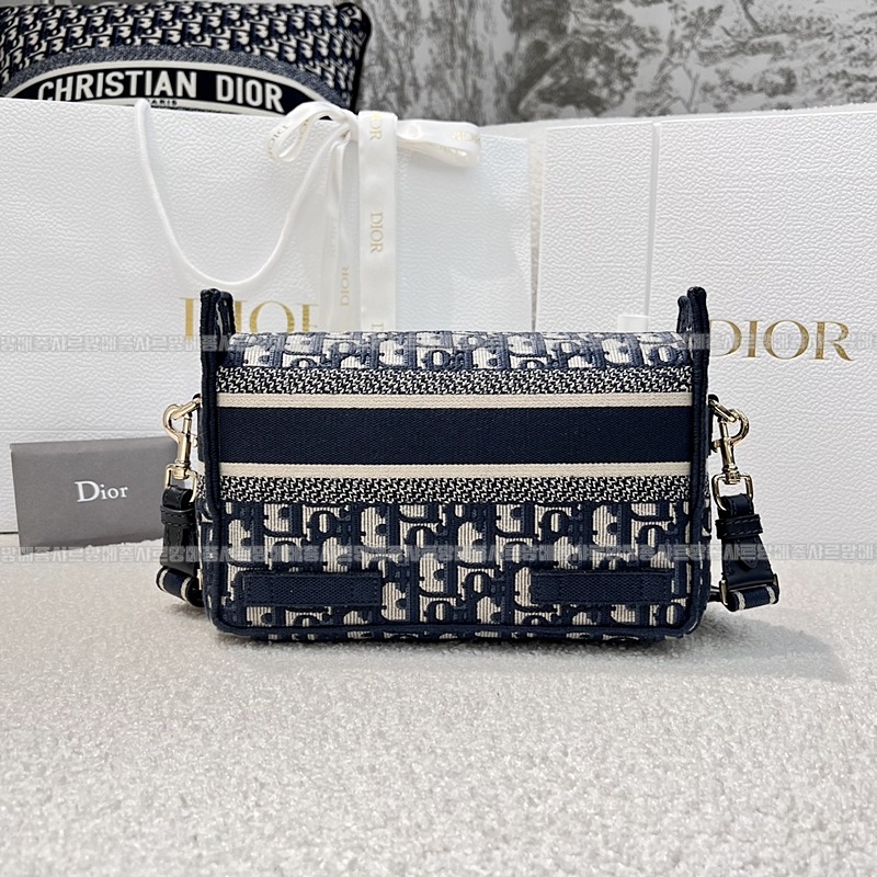 디올오블리크자수스몰숄더백   20260325-133311-003루.jpg