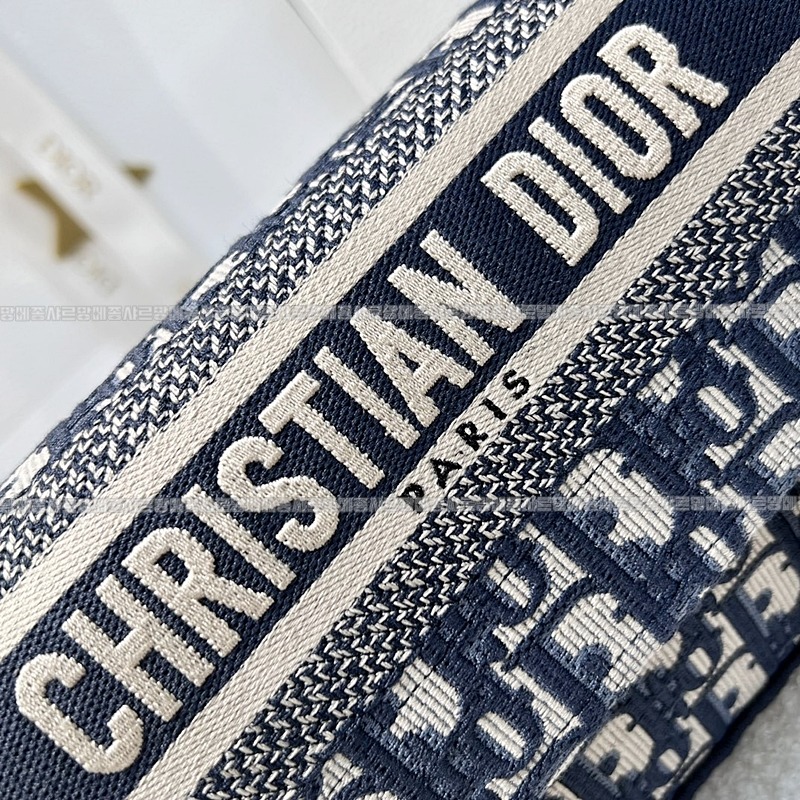 디올오블리크자수스몰숄더백   20260325-133312-005루.jpg