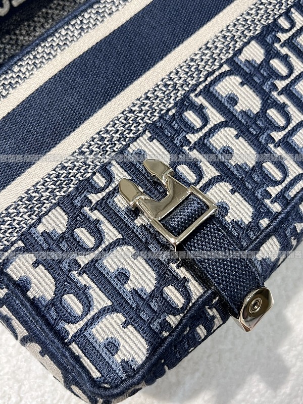 디올오블리크자수스몰숄더백   20260325-133313-012루.jpg