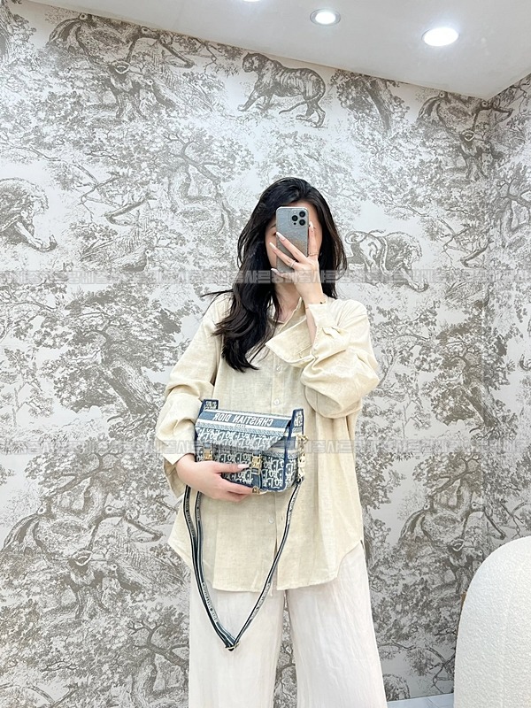 디올오블리크자수스몰숄더백   20260325-134353-018루.jpg