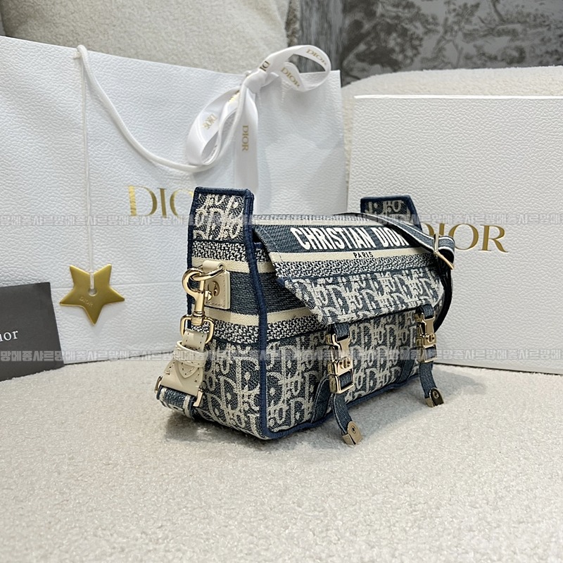 디올오블리크자수스몰숄더백   20260325-134351-002루.jpg