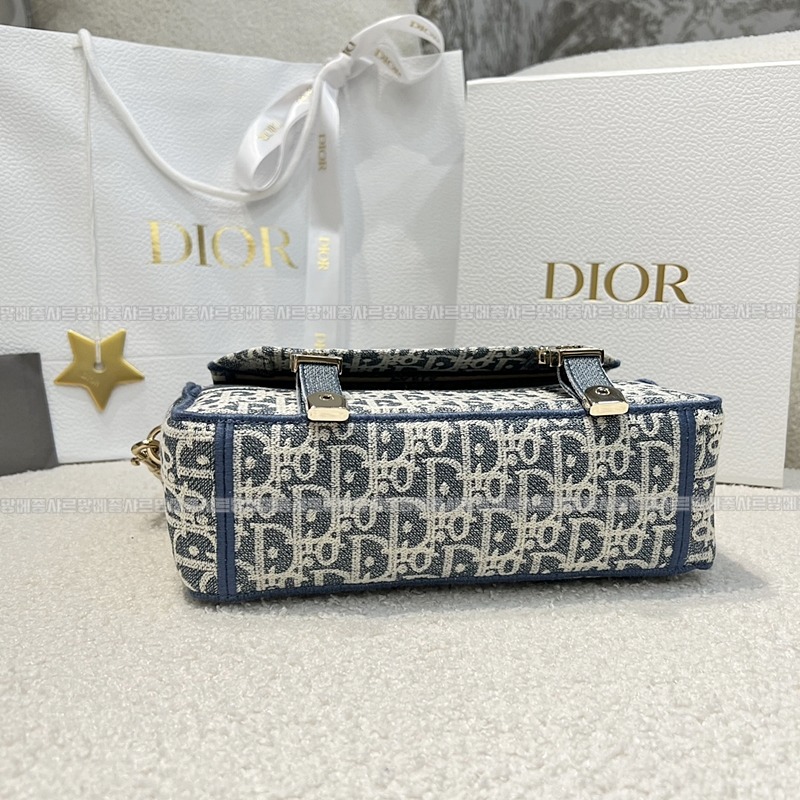 디올오블리크자수스몰숄더백   20260325-134351-004루.jpg