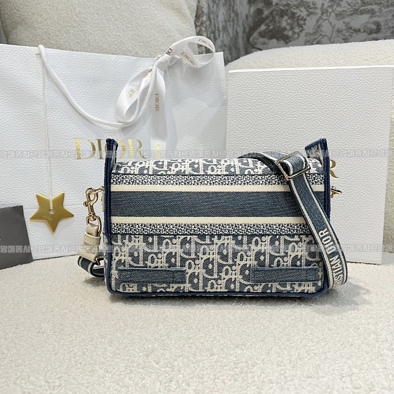 디올오블리크자수스몰숄더백   20260325-134351-003루.jpg