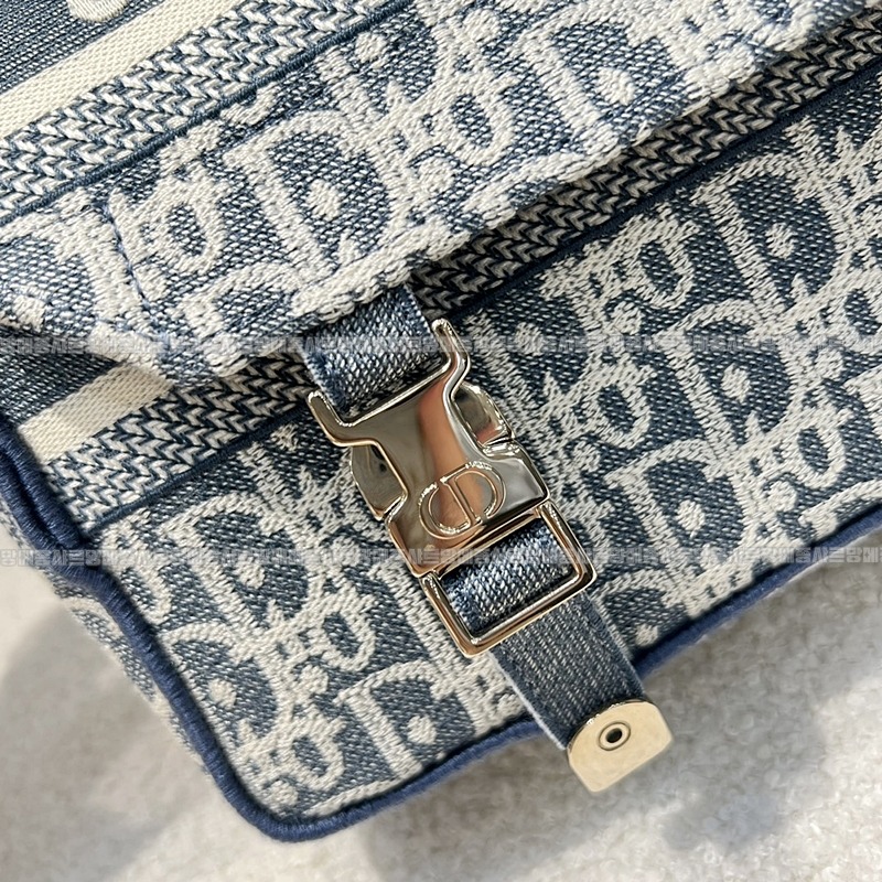 디올오블리크자수스몰숄더백   20260325-134352-010루.jpg