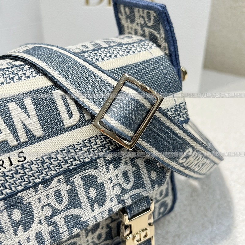 디올오블리크자수스몰숄더백   20260325-134353-013루.jpg