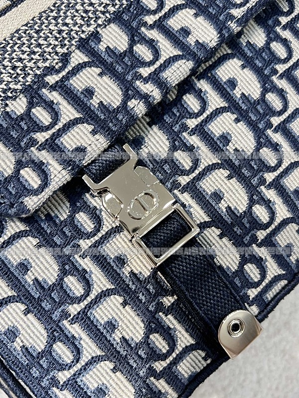 디올오블리크자수미디움숄더백   20260325-135224-009루.jpg