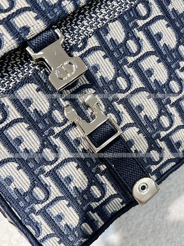 디올오블리크자수미디움숄더백   20260325-135225-012루.jpg