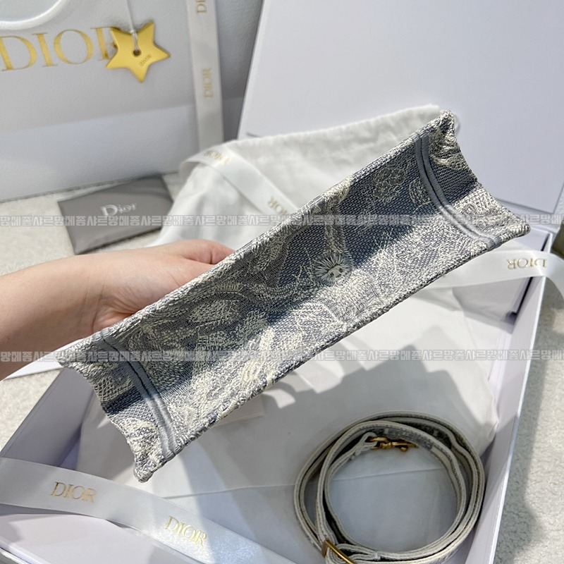 디올북토트   20260325-142322-008루.jpg