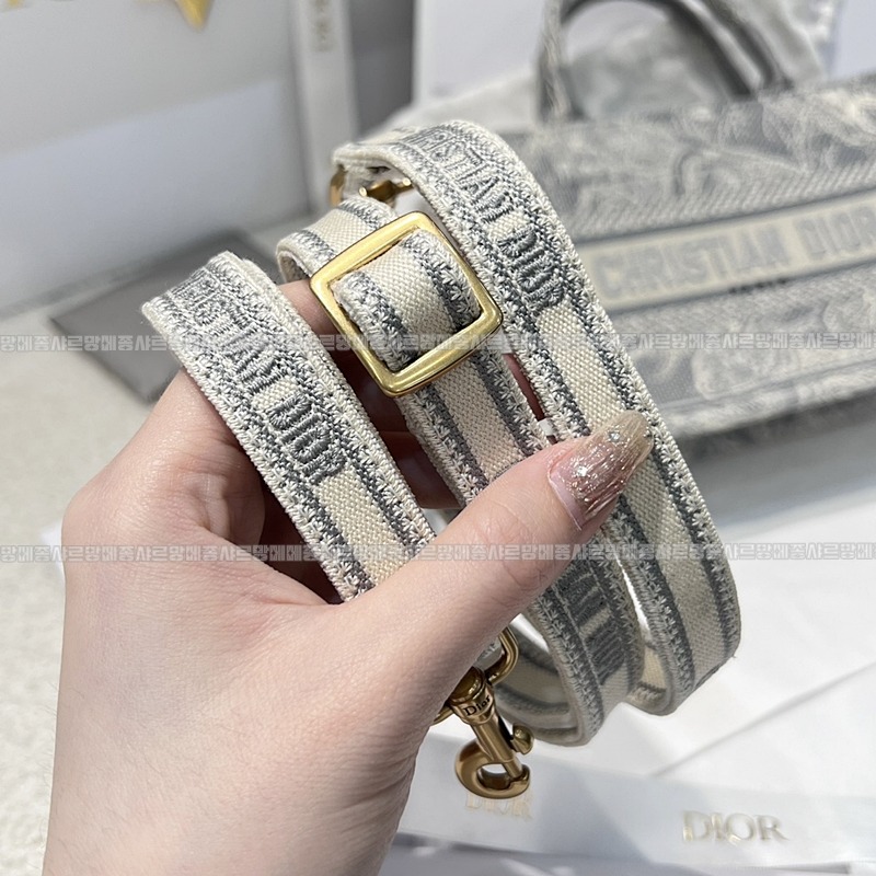 디올북토트   20260325-142323-010루.jpg