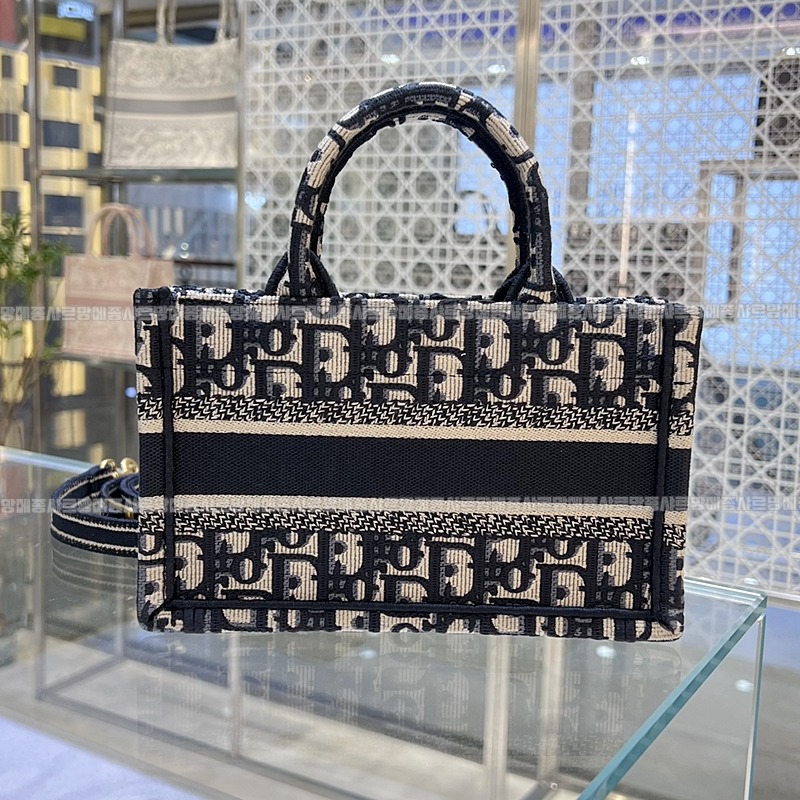 디올북토트   20260325-142922-002루.jpg