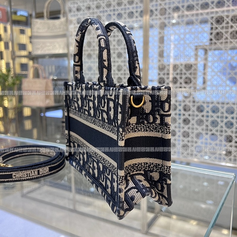 디올북토트   20260325-142923-003루.jpg