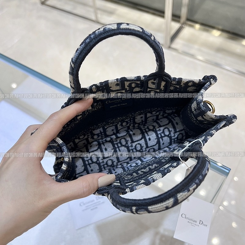 디올북토트   20260325-142923-006루.jpg