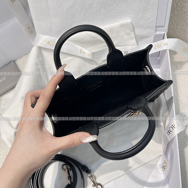 디올북토트미니백   20260325-143705-006루.jpg