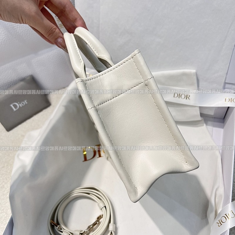 디올북토트미니백   20260325-144042-003루.jpg