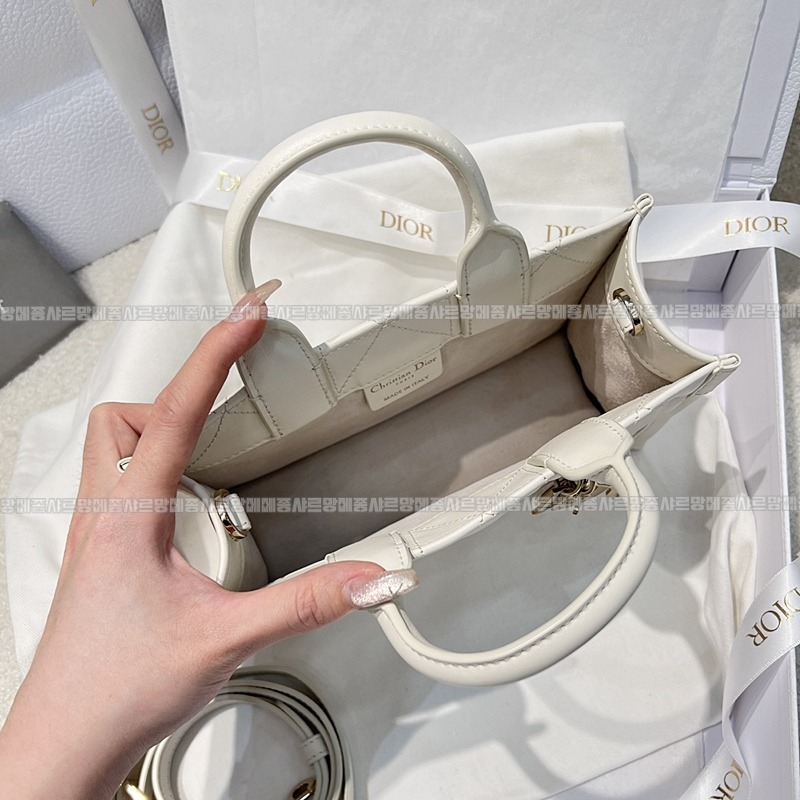 디올북토트미니백   20260325-144043-005루.jpg