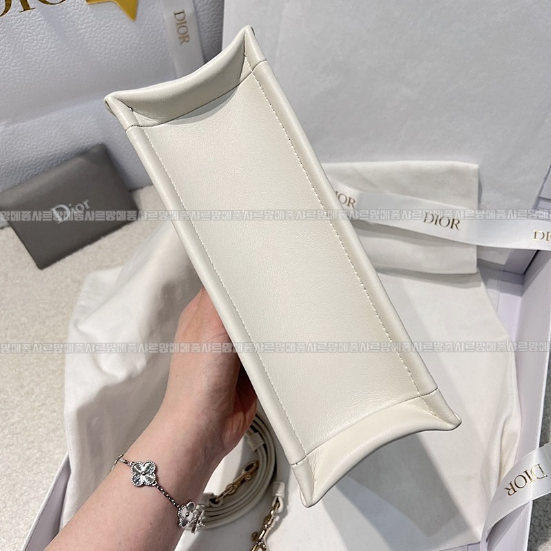 디올북토트미니백   20260325-144043-004루.jpg