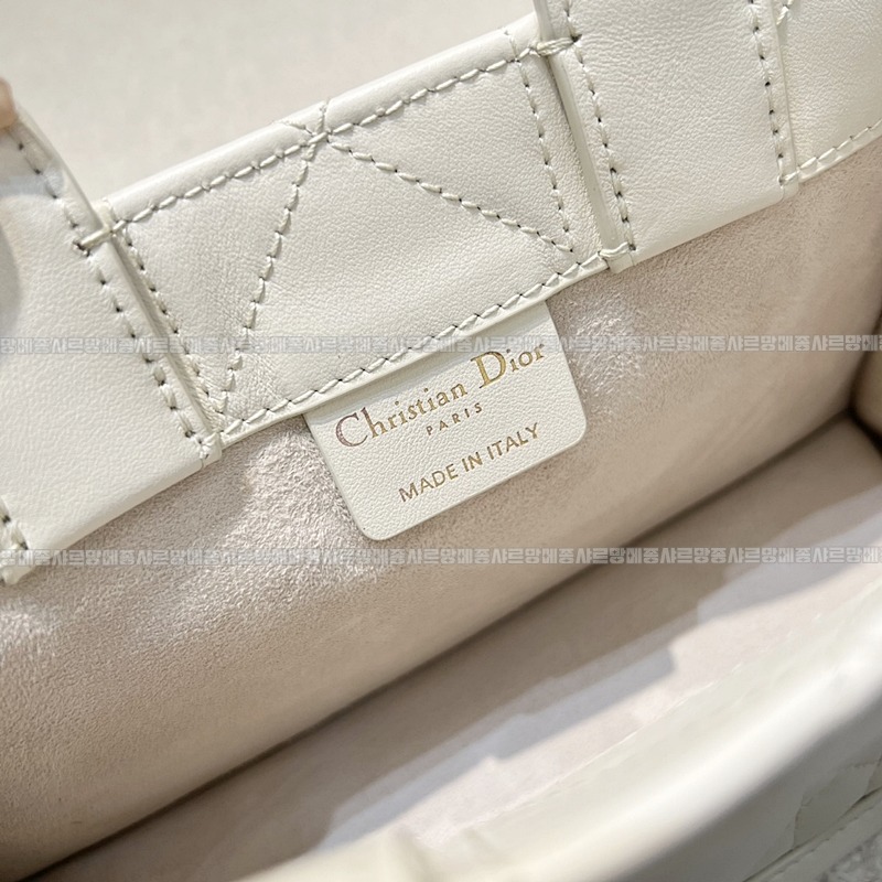 디올북토트미니백   20260325-144043-007루.jpg