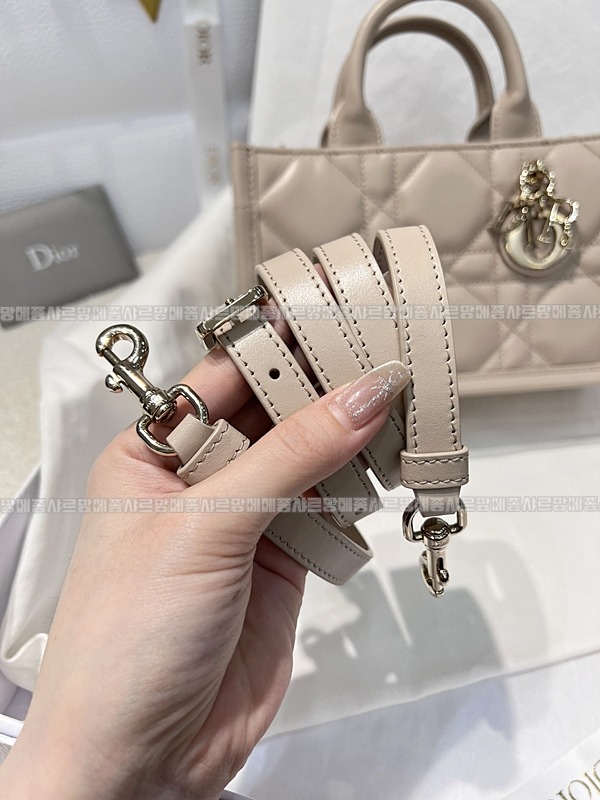 디올북토트미니백   20260325-144301-009루.jpg