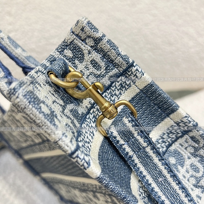 디올북토트   20260325-144504-006루.jpg