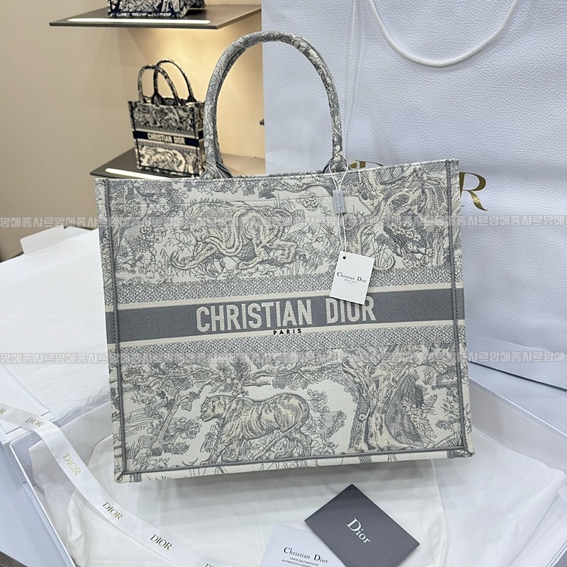 디올북토트백   20260325-145942-001루.jpg