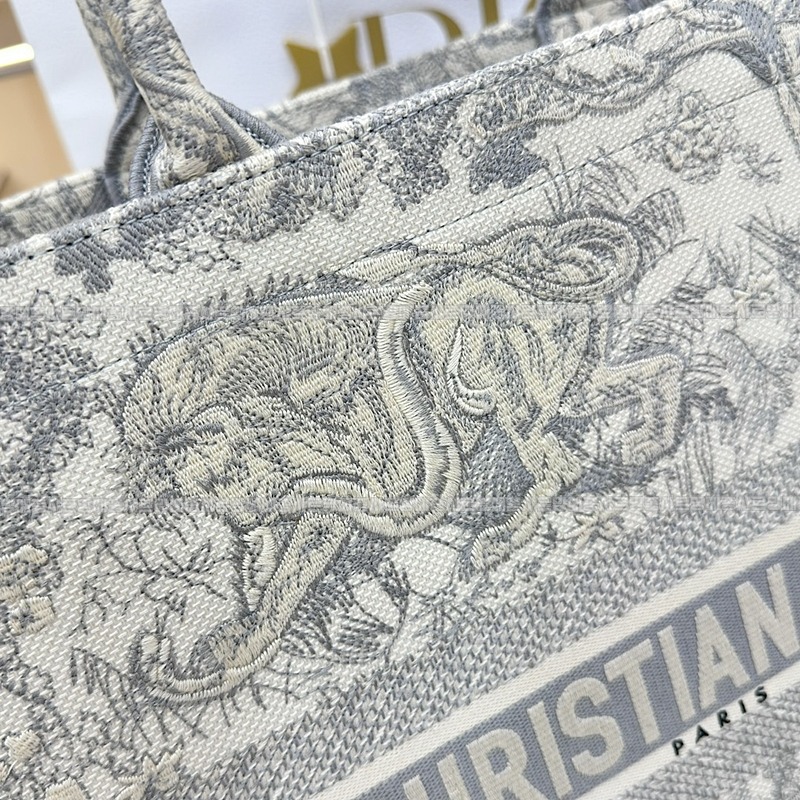 디올북토트백   20260325-145943-010루.jpg