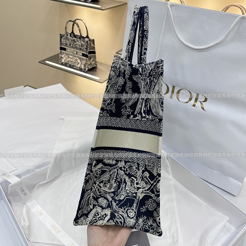 디올북토트백   20260325-150324-003루.jpg