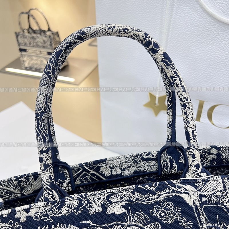 디올북토트백   20260325-150326-014루.jpg