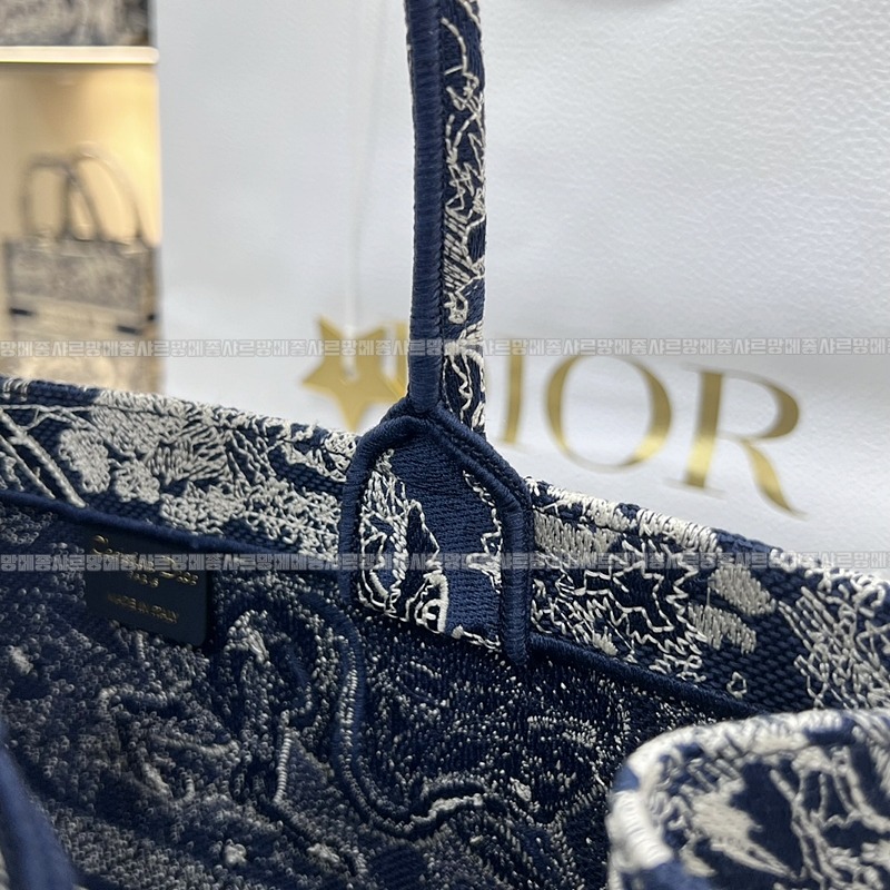 디올북토트백   20260325-150326-017루.jpg