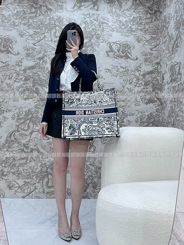 디올북토트백   20260325-151827-022루.jpg