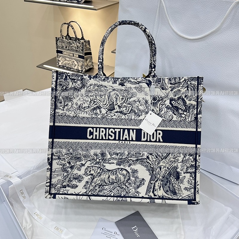 디올북토트백   20260325-151824-001루.jpg