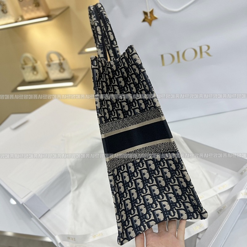 디올북토트백   20260325-154025-008루.jpg