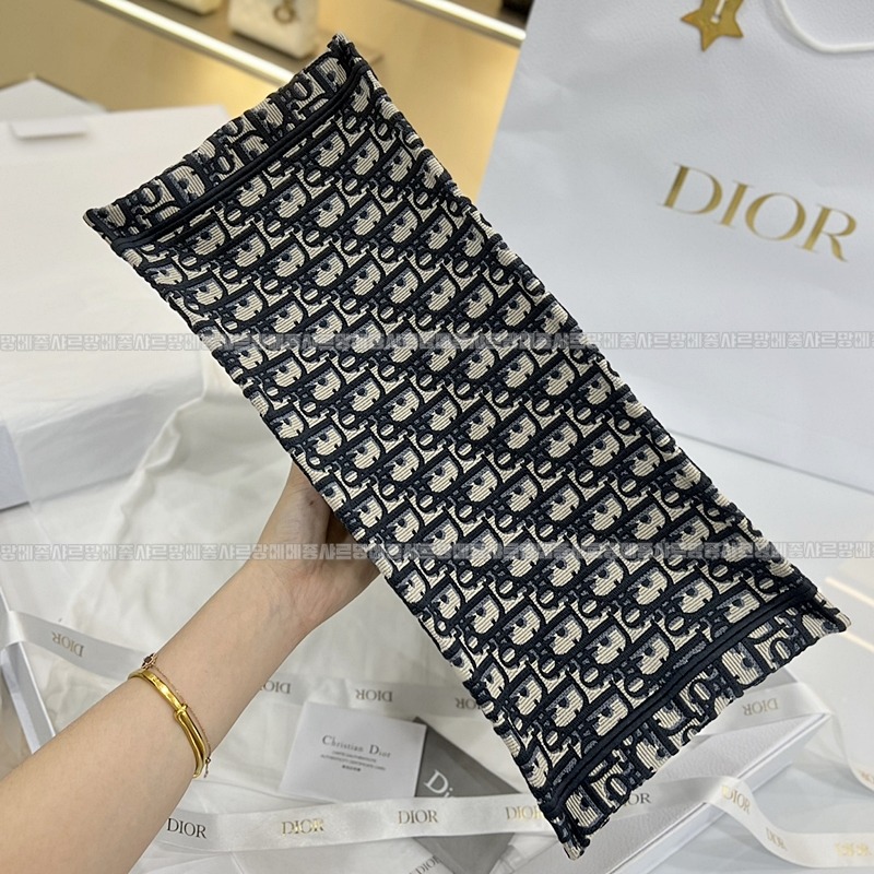 디올북토트백   20260325-154025-009루.jpg