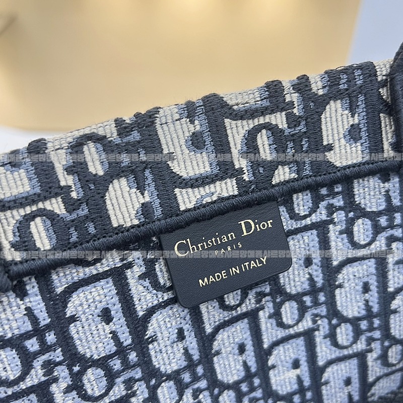 디올북토트백   20260325-154026-012루.jpg