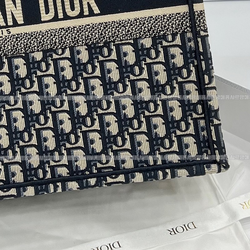 디올북토트백   20260325-154026-015루.jpg