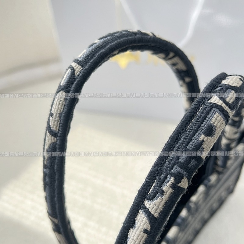 디올북토트백   20260325-154026-018루.jpg