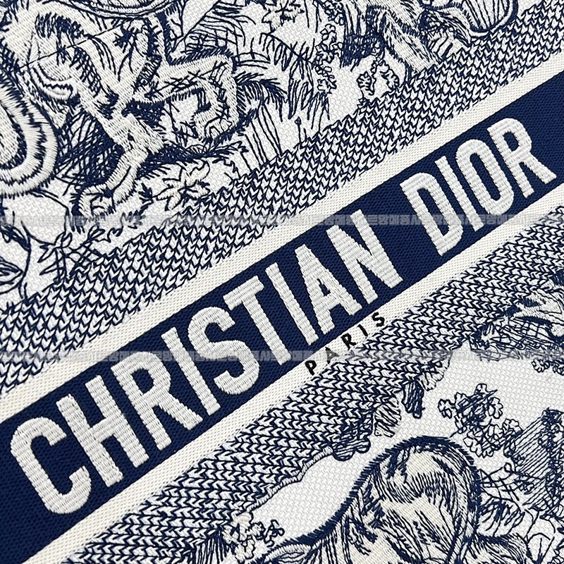 디올북토트백미디움  20260325-170759-007루.jpg