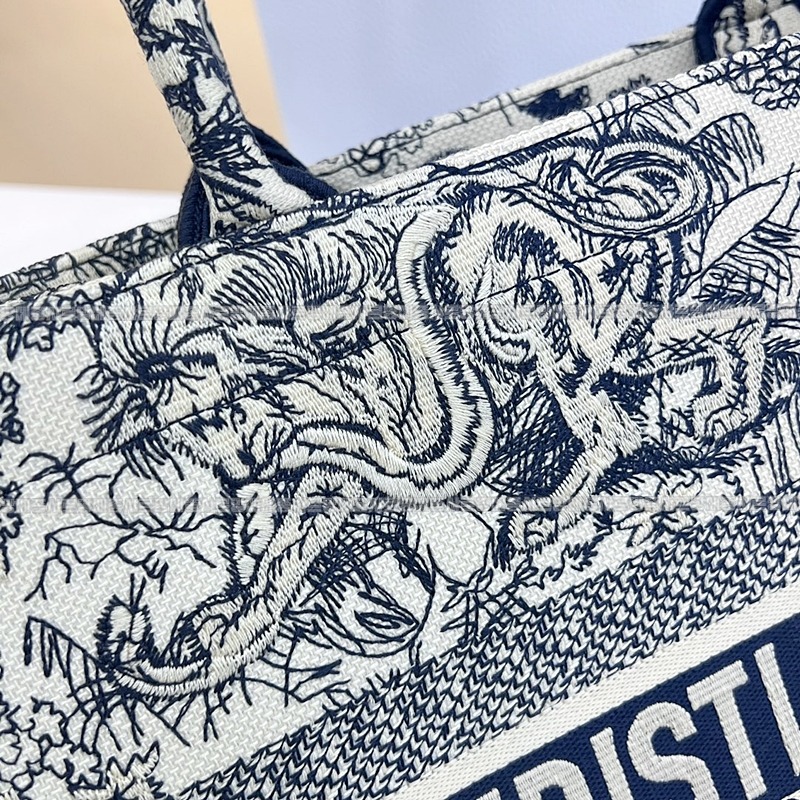 디올북토트백미디움  20260325-170759-010루.jpg