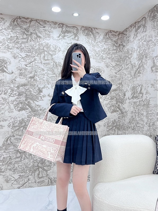 디올북토트백미디움  20260325-171013-021루.jpg