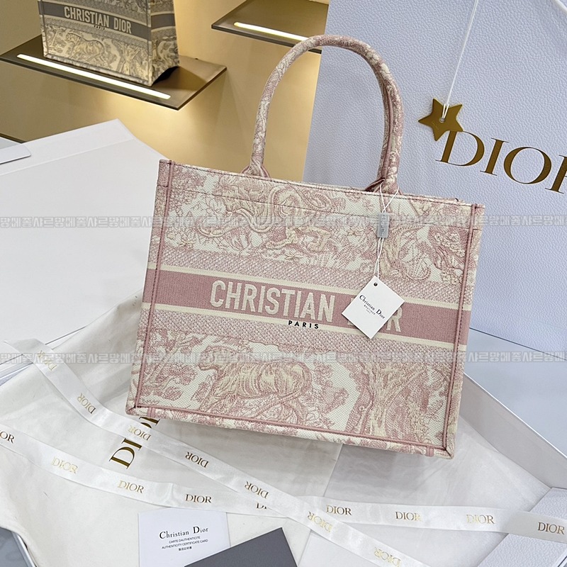 디올북토트백미디움  20260325-171010-001루.jpg