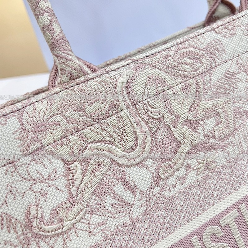 디올북토트백미디움  20260325-171012-010루.jpg