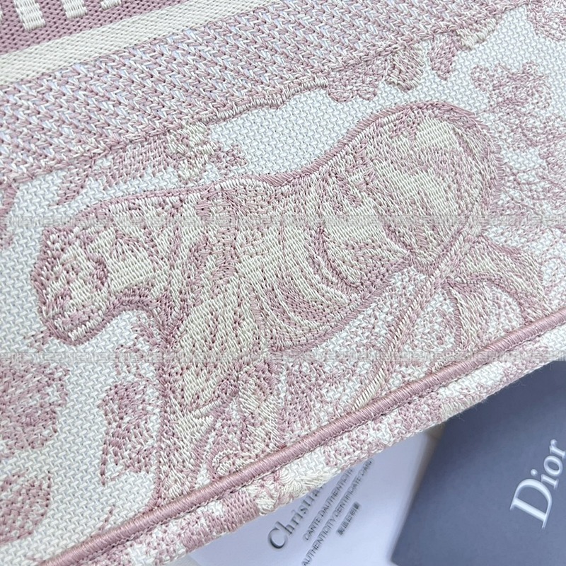 디올북토트백미디움  20260325-171012-012루.jpg