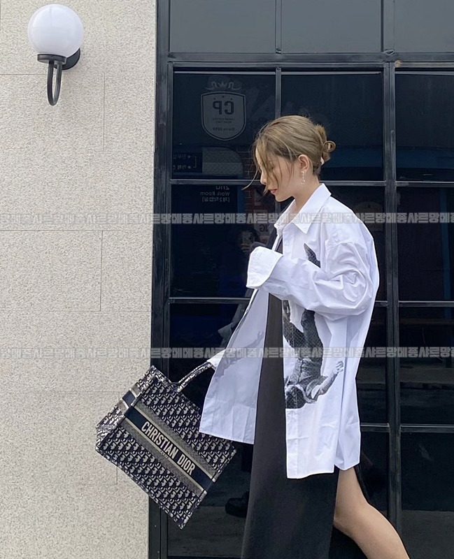 디올북토트백미디움  20260325-171258-018루.jpg