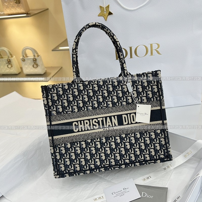 디올북토트백미디움  20260325-171256-001루.jpg