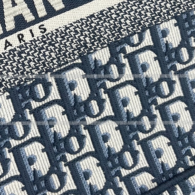 디올북토트백미디움  20260325-171257-010루.jpg