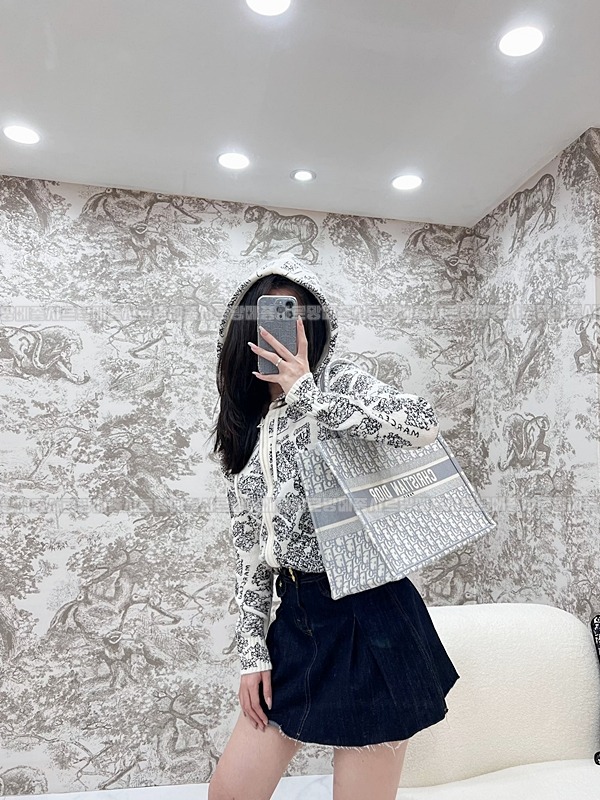 디올북토트백미디움  20260325-171521-022루.jpg