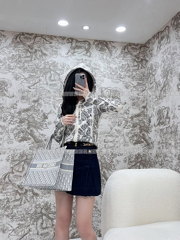 디올북토트백미디움  20260325-171520-020루.jpg